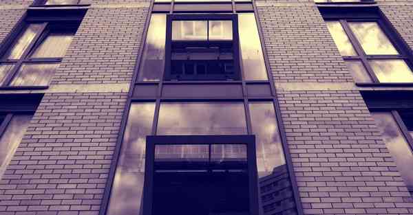 科技展览会展品_科技展览海报模板