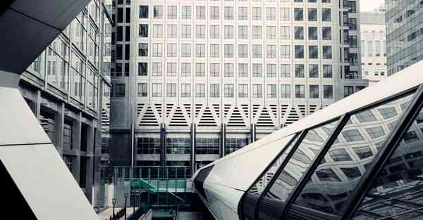 科技展览会展品_科技展览海报模板