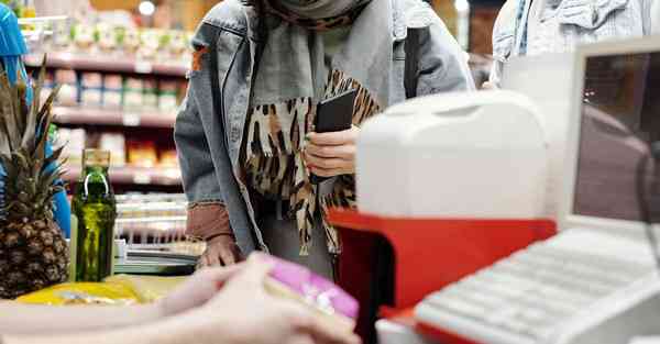 科技展览会展品_科技展览海报模板